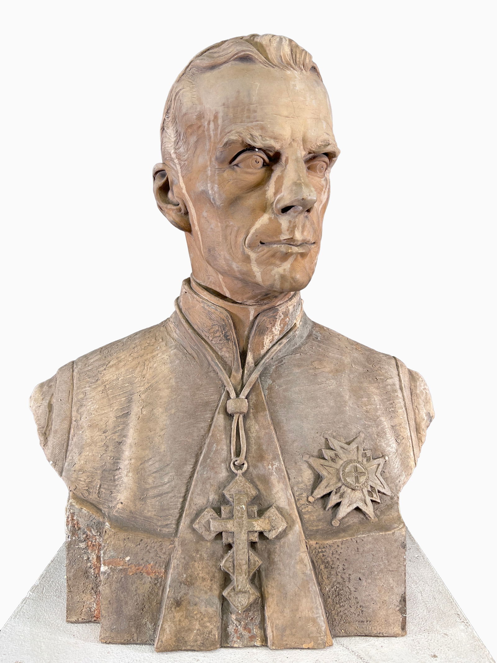 Sculpture by Archimedes Giacomantonio: Archimedes Aristedes Michael Giacomantonio (1905 - 1988), 1930, signed on back; large bust of a clergyman, likely a cardinal or bishop, based on the religious garments and cross motif on the ches