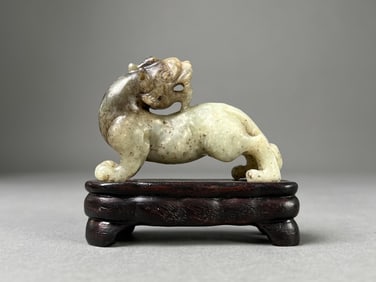 Early Chinese Carved Jade Foo-Dog Figurine