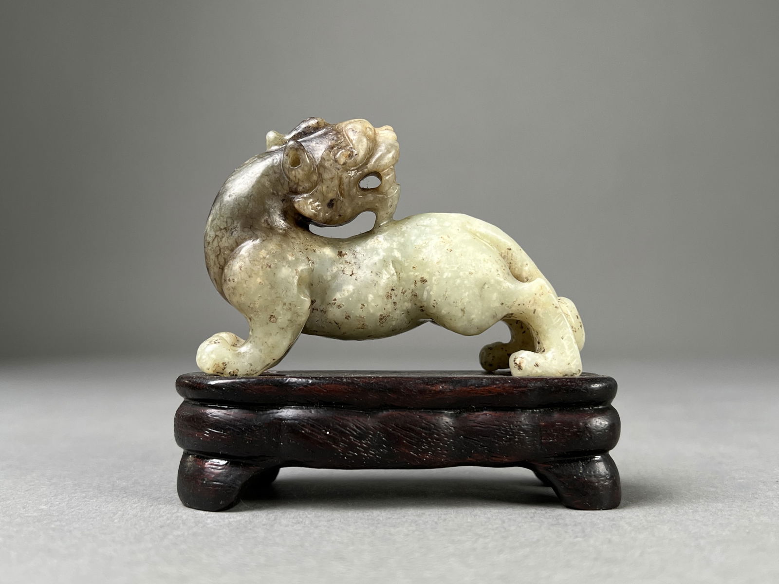 Early Chinese Carved Jade Foo-Dog Figurine (1 of 8)