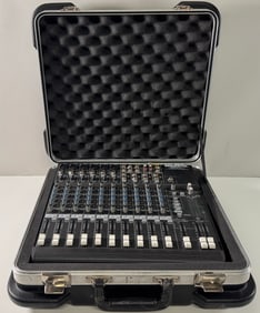 Mackie 1402-VLZ PRO Mixer w/ Travel Case