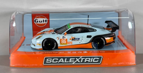 Scalextric Porsche 911 Silverstone 4hr April 2015, ELMS series, Gulf racing team #86 1/32 Slot Car