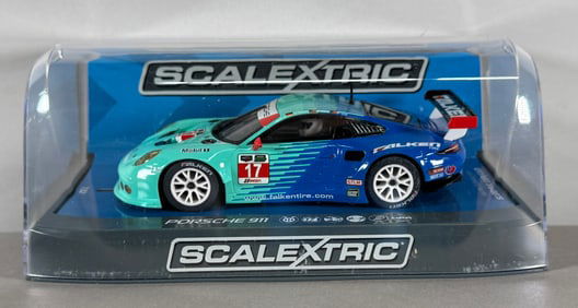 Scalextric Porsche 911 RSR 2015 12H of Sebring Team Falken Tires #17 1/32 Slot Car
