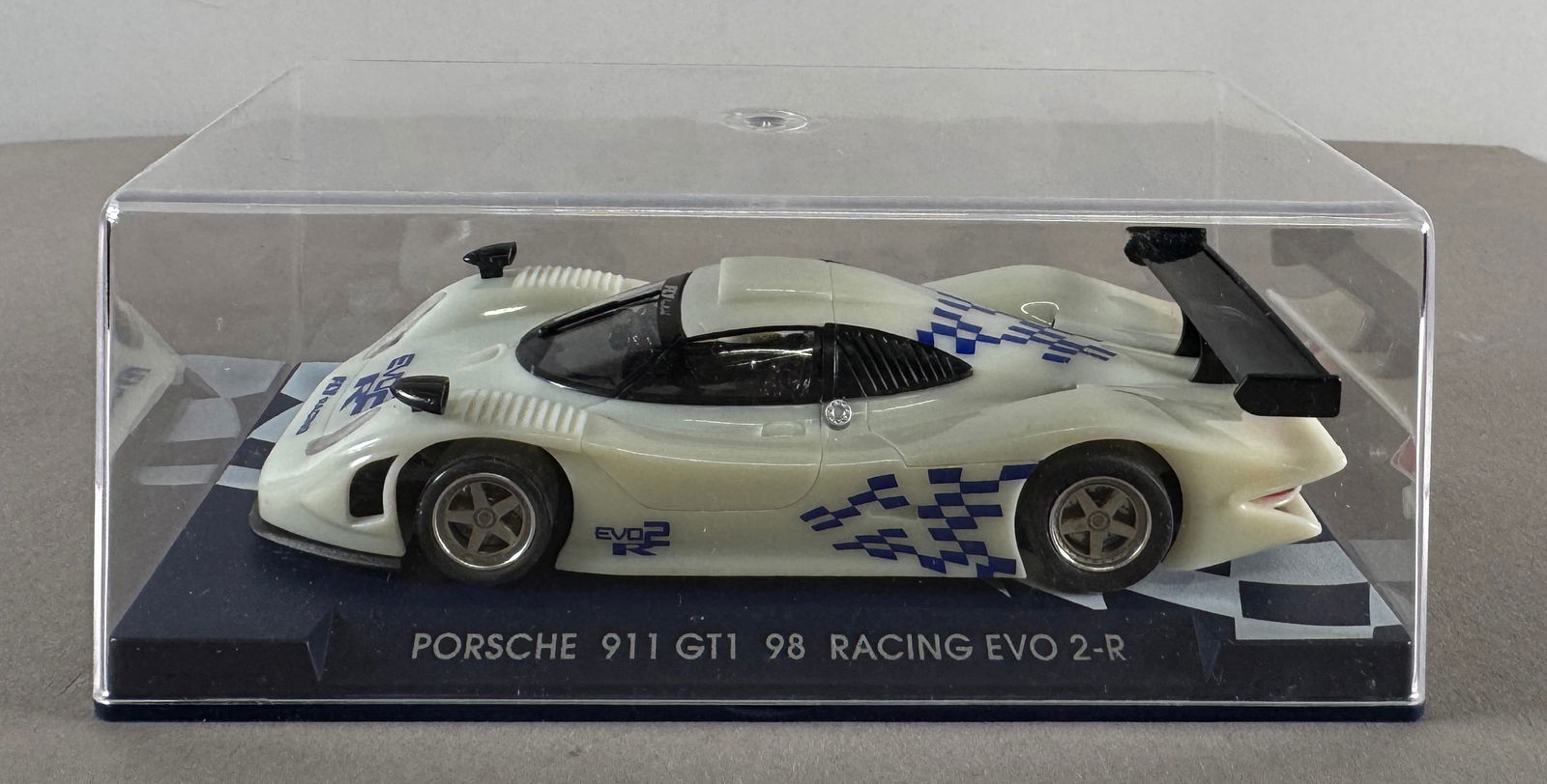 【Schuco】限定2000台 MAN Porscheレーシングトランスポーター Schuco】限定2000台 MAN Porscheレーシングトランスポーター