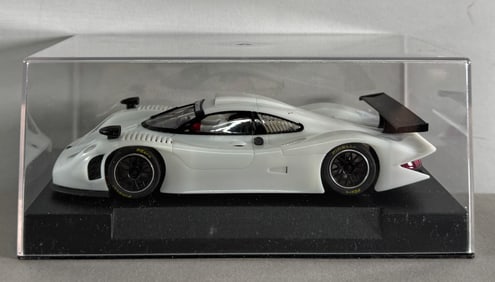 Racing Car Pirelli - Warsteiner 1/32 Slot Car