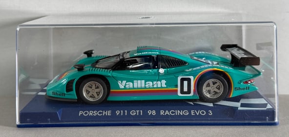 Porsche 911 GT1 98 Racing EVO 3 #0 Vaillant 1/32 Slot Car