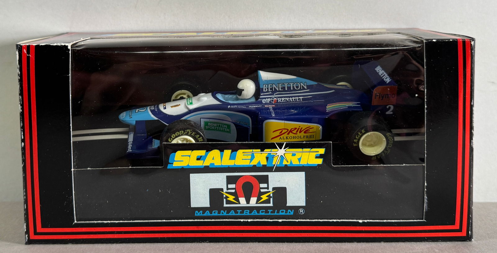 Scalextric Electric Model Racing Car Elf Renault #2 Benetton 1/32 Slot Car (1 of 4)