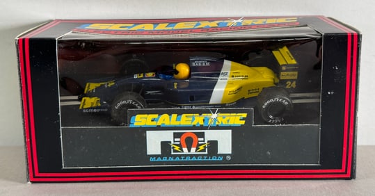 Scalextric Electric Model Racing Car 12V #24 Minardi 1/32 Slot Car
