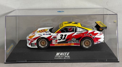 Superslot Porsche GT3 R White Lighting Racing #31 MPIE - Petersen Motorsports 1/32 Slot Car