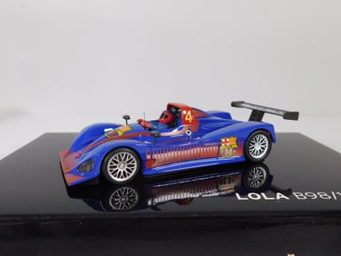 Fly Car LOLA B98/10 FC Barcelona #4 1/32 Slot Car