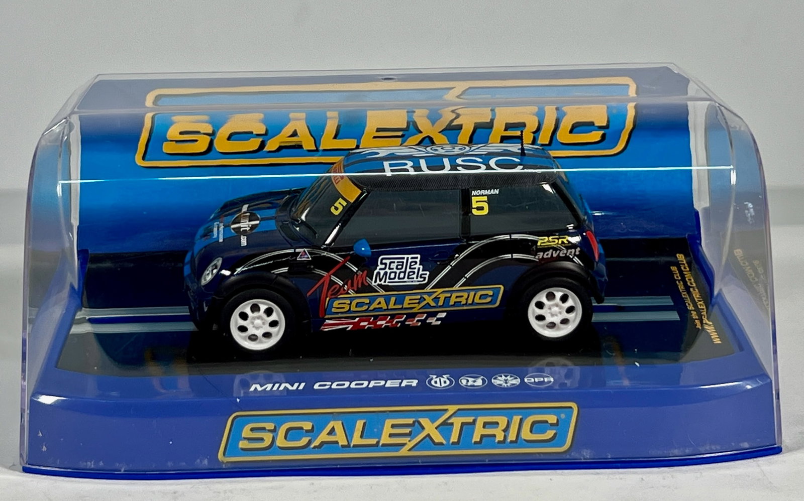 Scalextric Mini Cooper UKSF #5 1/32 Slot Car: Scalextric Mini Cooper UKSF #5 1/32 Slot Car. Reference #C3563, with original case. Limited Edition - 85 of 150. *In-house Shipping Available*
