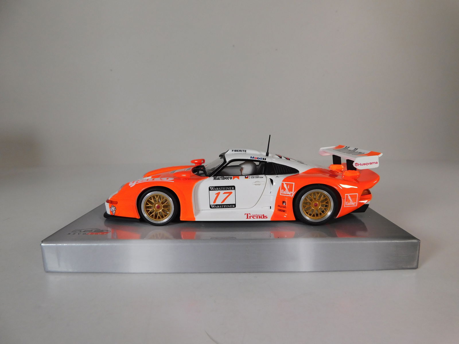 RevoSlot Porsche 911 GT1 #17 Marlboro 1/32 Slot Car (1 of 10)