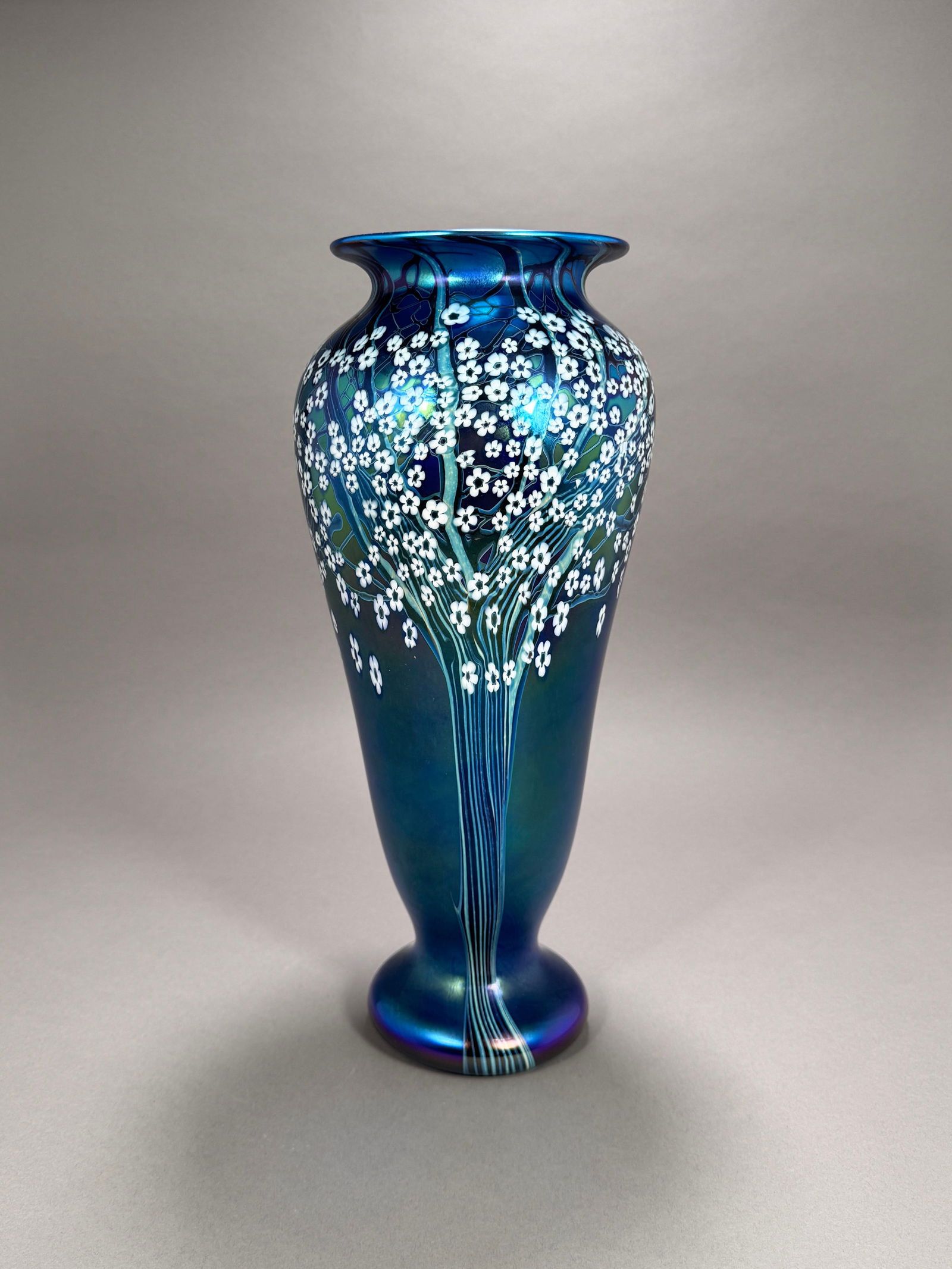Orient & Flume Art Glass Vase (1 of 6)