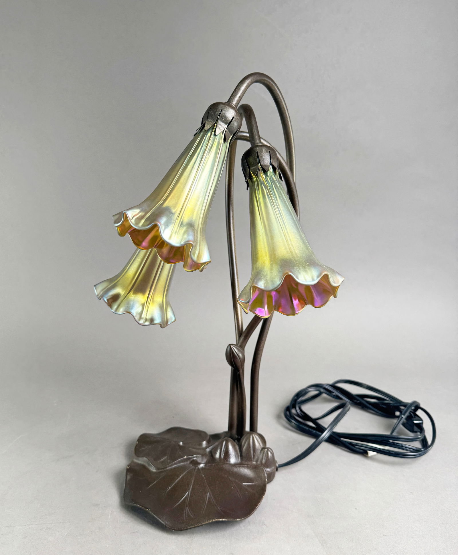 Tiffany Studios Style Lily Table Lamp (1 of 4)