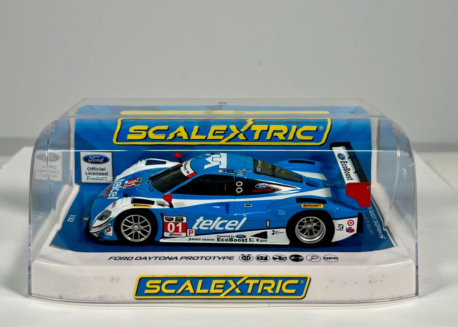 Scalextric Ford Daytona Prototype 2014 12h. of Sebring #1 1/32 Slot Car: Scalextric Ford Daytona Prototype 2014 12h. of Sebring Chip Ganassi Racing #1 Telcel 1/32 Slot Car. Reference #C3948, with original case. Weight: 7 oz.
