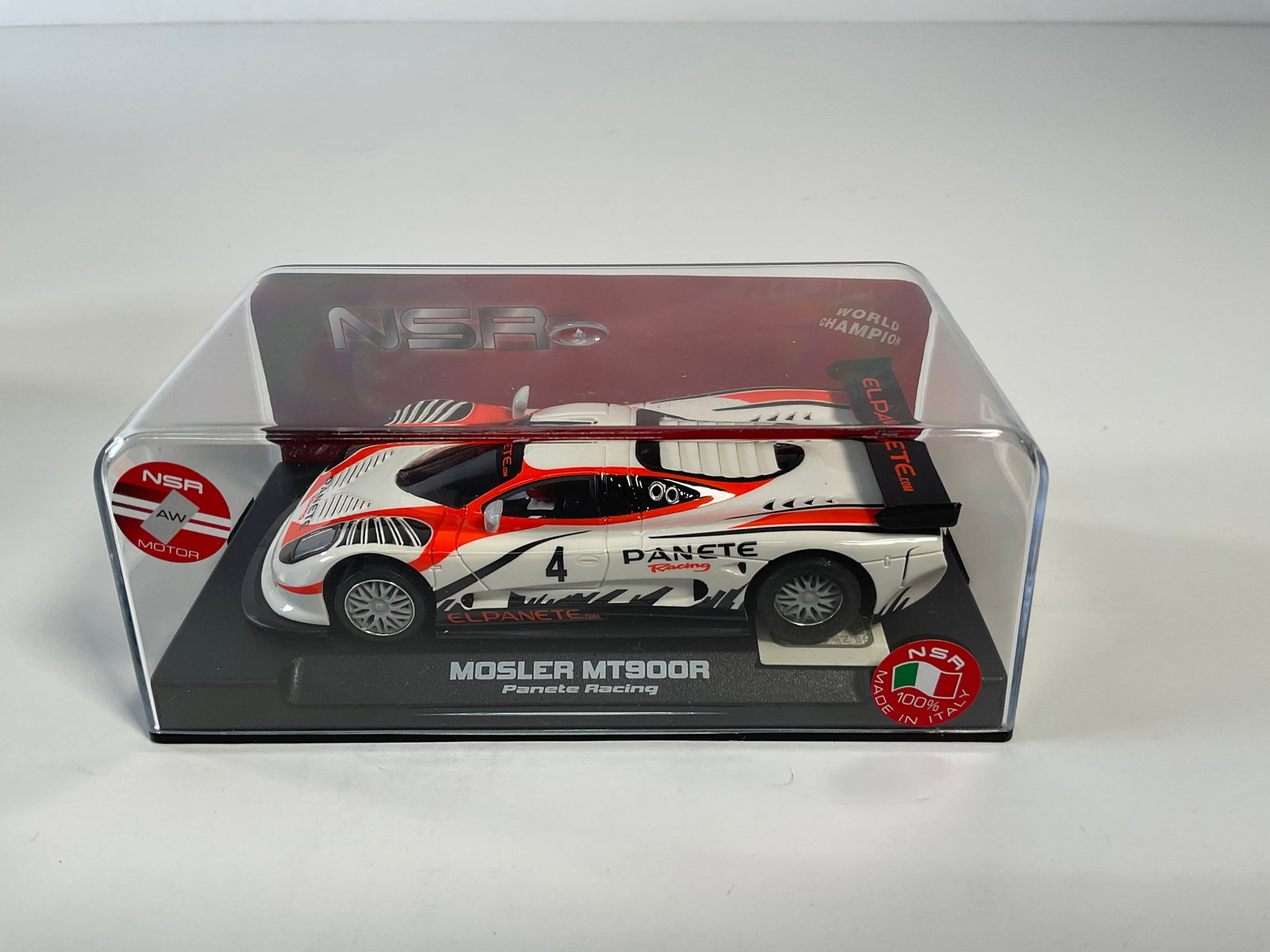 NSR Mosler MT900 #4 1/32 Slot Car: NSR Mosler EVO5 MT900 Panete Racing Red #4 1/32 Slot Car, with original case. Weight: 7.3 oz. AW Motor.