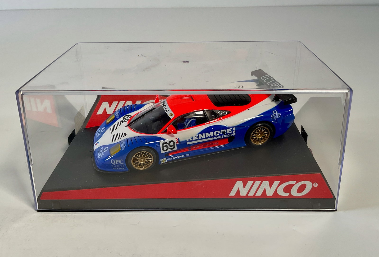 Ninco Mosler MT900R #69 1/32 Slot Car: Ninco Mosler MT900R Kenmore #69 Racing Green 1/32 Slot Car. Reference #50426, with original case. Weight: 9.5 oz.