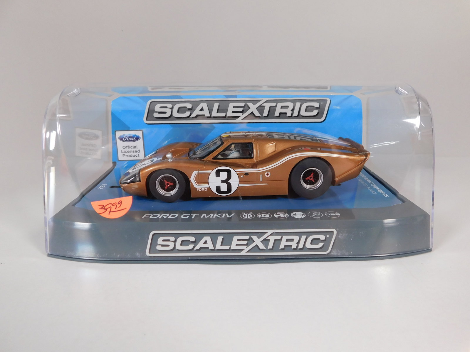 Scalextric Ford GT MKIV 1967 #3 1/32 Slot Car: Scalextric Ford GT MKIV 1967 Le Mans 24hrs Andretti/BIanchi #3 1/32 Slot Car. Reference #C3951, with original case. Weight: 7.8 oz.