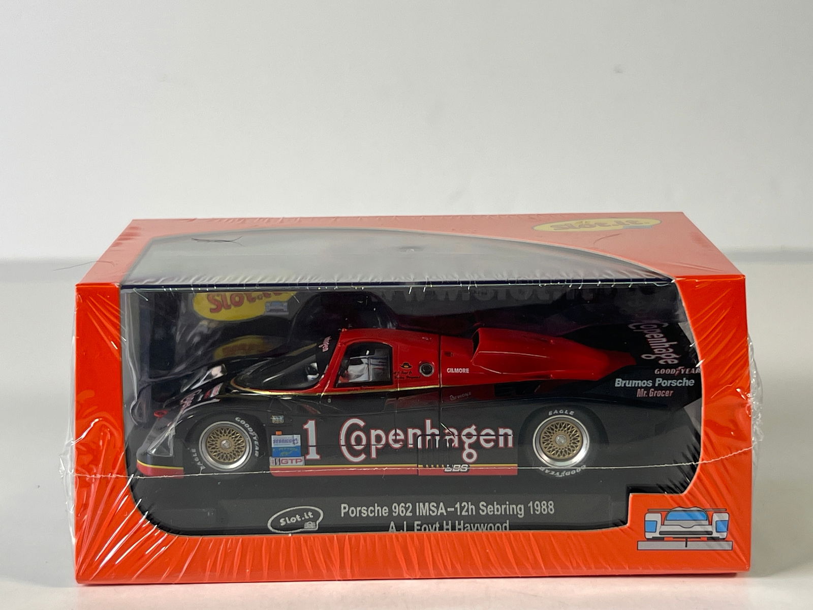 Slot.it Porsche 962 IMSA-12h Sebring 1988 #1 1/32 Slot Car (1 of 5)
