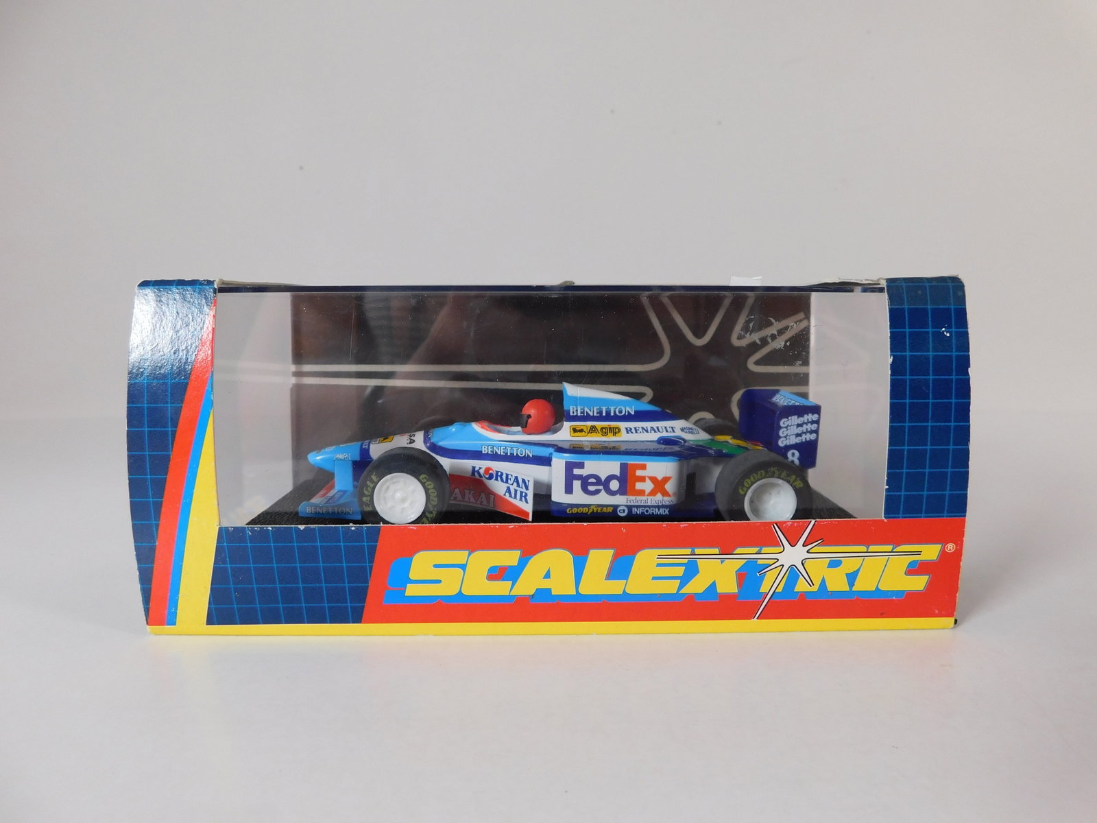 Scalextric Benetton Renault 97 B193 #8 1/32 Slot Car: Scalextric Benetton Renault 97 B193 #8 FedEx 1/32 Slot Car Reference #C.2106, with original case. Weight: 6.7 oz.