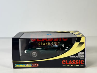 Scalextric USA Classic Grand Prix Vanwall F1 #4 1/32 Slot Car
