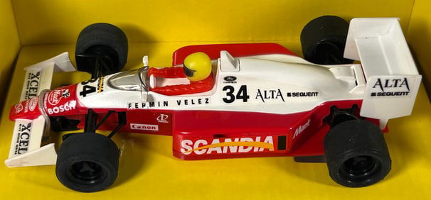 Matchbox SCX Formula Indy Lola Ford Slot Car