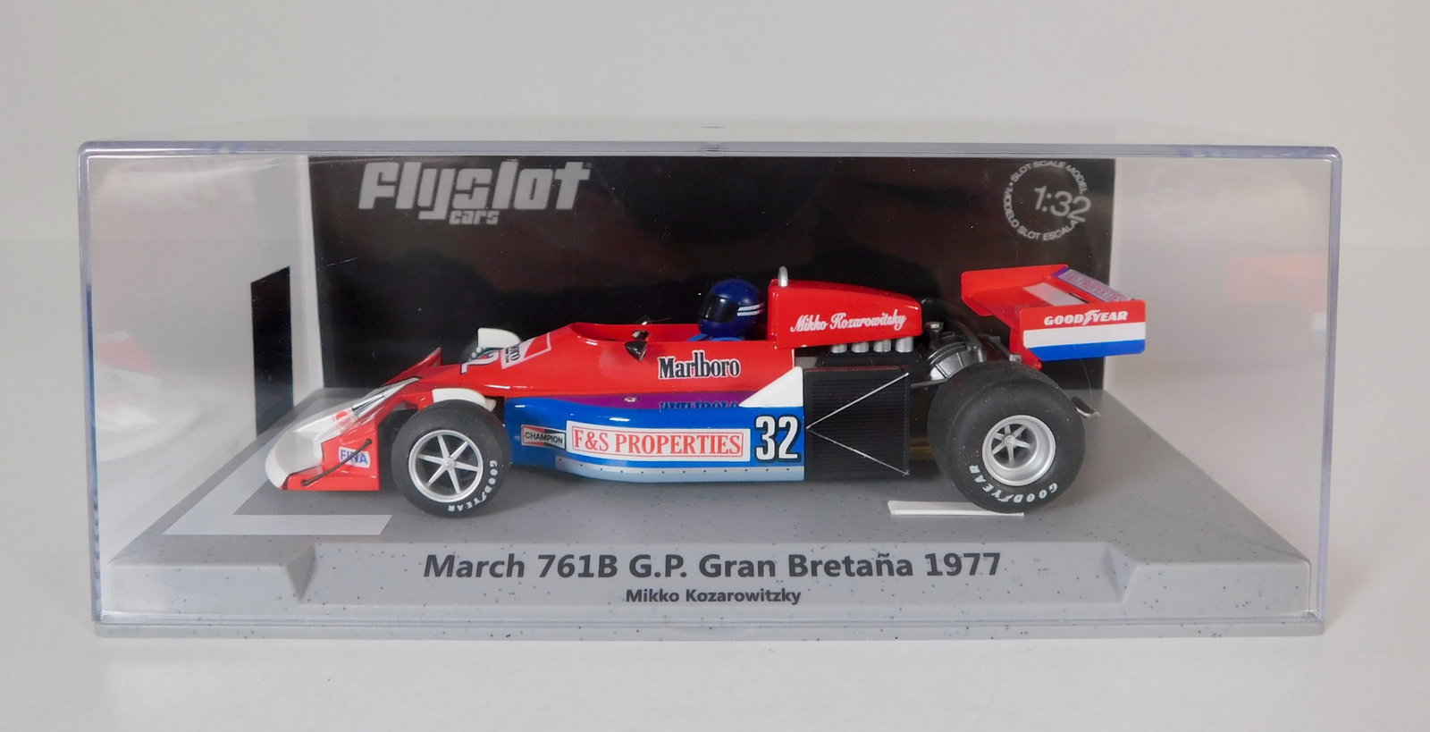 Flyslot March 761B GP Gran Bretaña 1977 #32 1/32 Slot Car: Flyslot March 761B G.P. Gran Bretaña 1977 Mikko Kozarowitzky #32 F&S Properties 1/32 Slot Car. Reference #F13101, with original case. Weight: 5.7 oz.