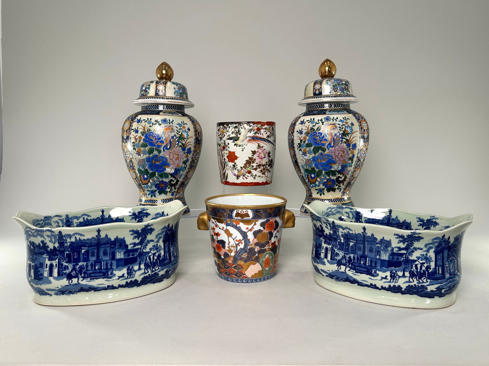 Group of Six Assorted Asian Decorative Items (1 of 20)