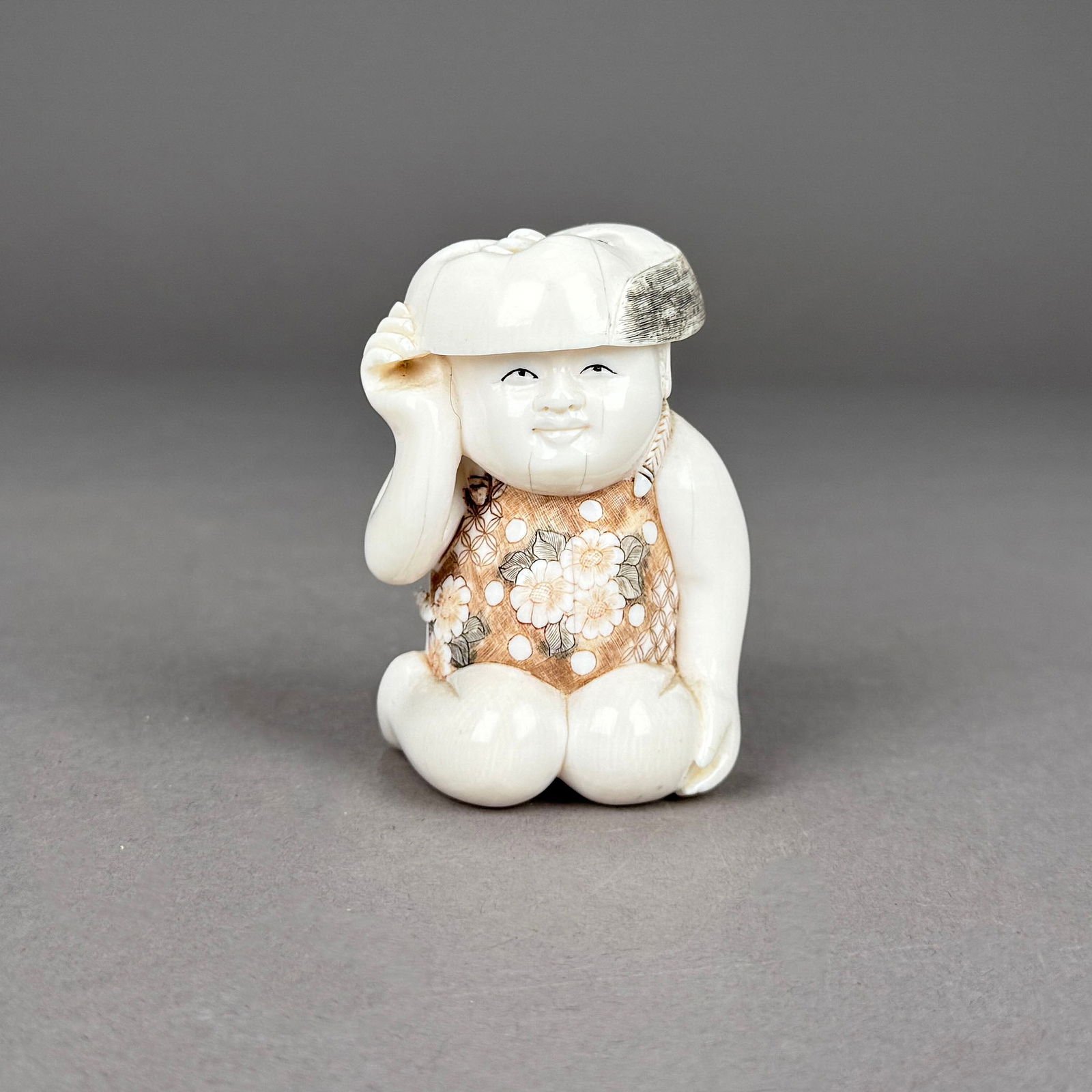 Japanese Netsuke Seated Figure (1 of 7)
