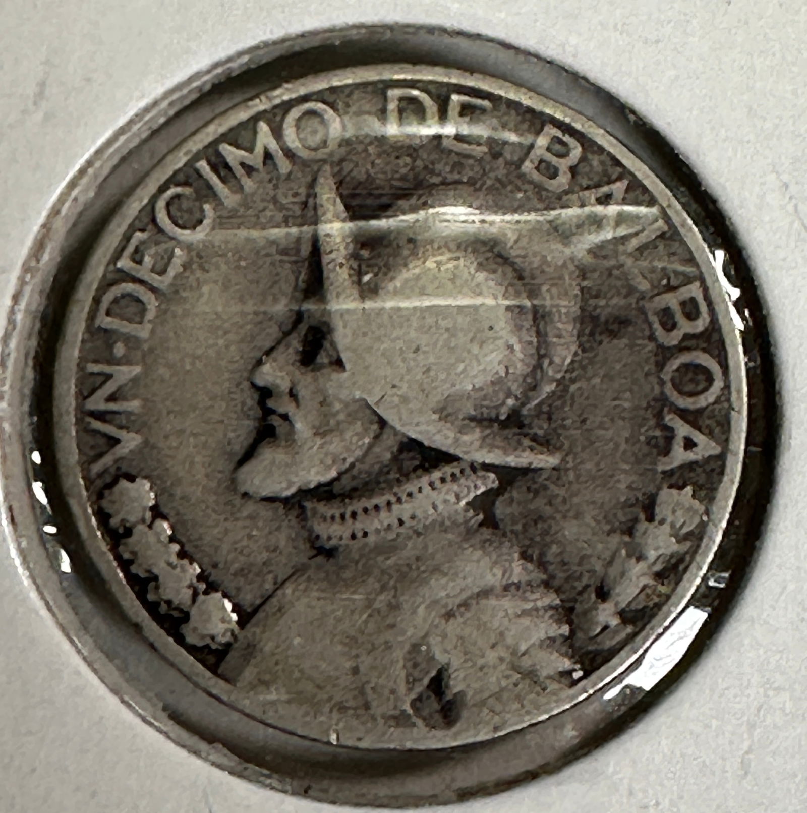 1947 Panama 1/10 Balboa .900 Silver Coin - Vasco NÃºÃ±ez de Balboa (1 of 2)