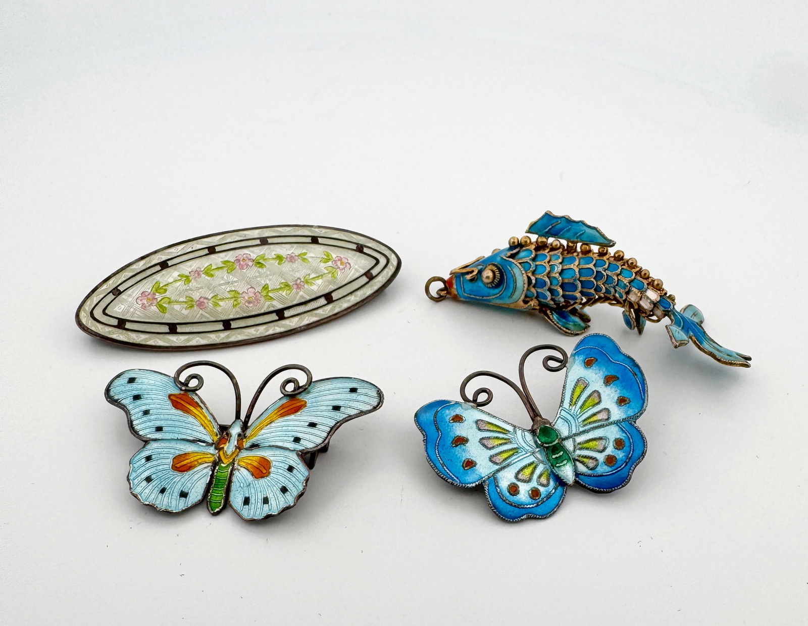 Sterling Enamel Group: 23.6g2" long (largest)