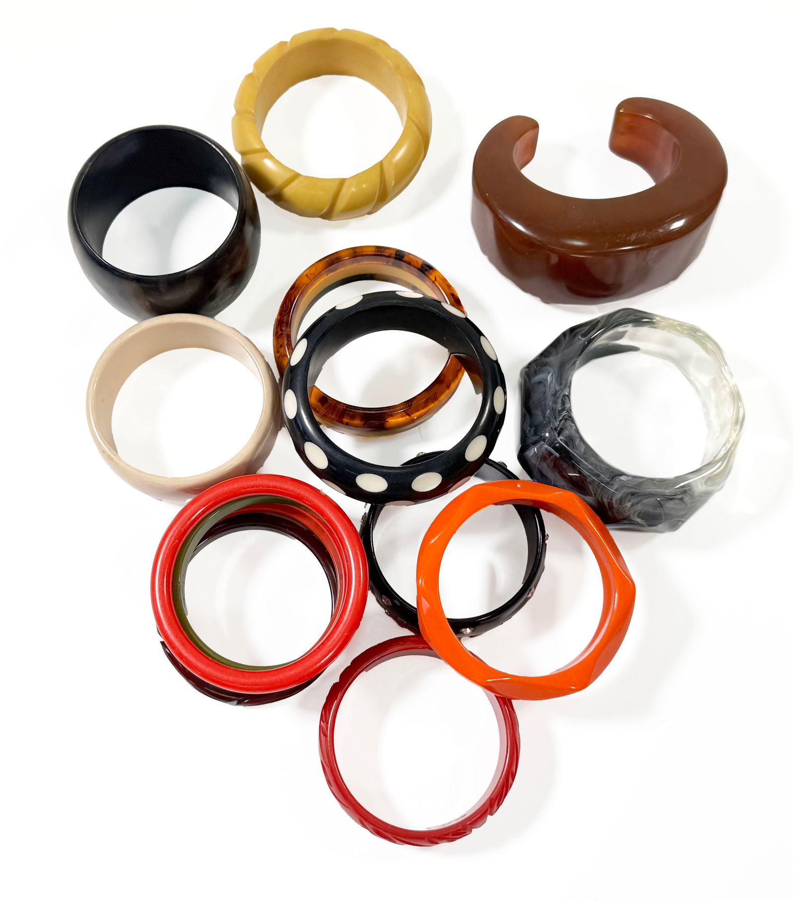 Group of Fifteen Bakelite Bangles (1 of 3)