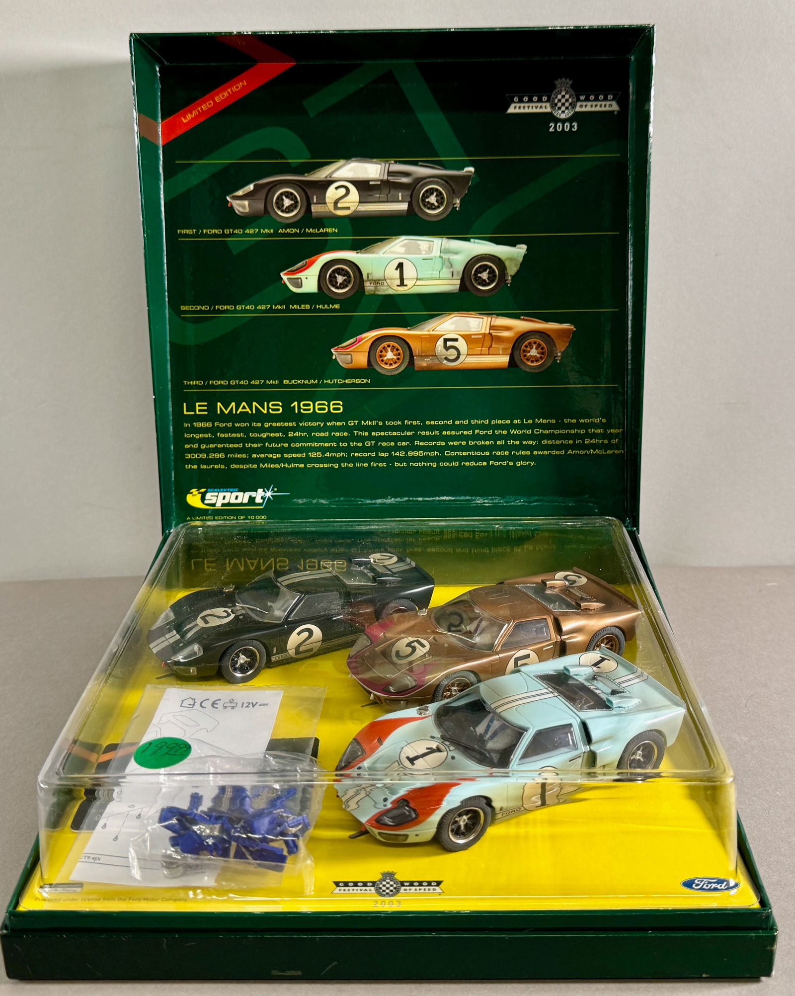 Scalextric Sport GT40 Le Mans 1966 Slot Car Set (1 of 8)