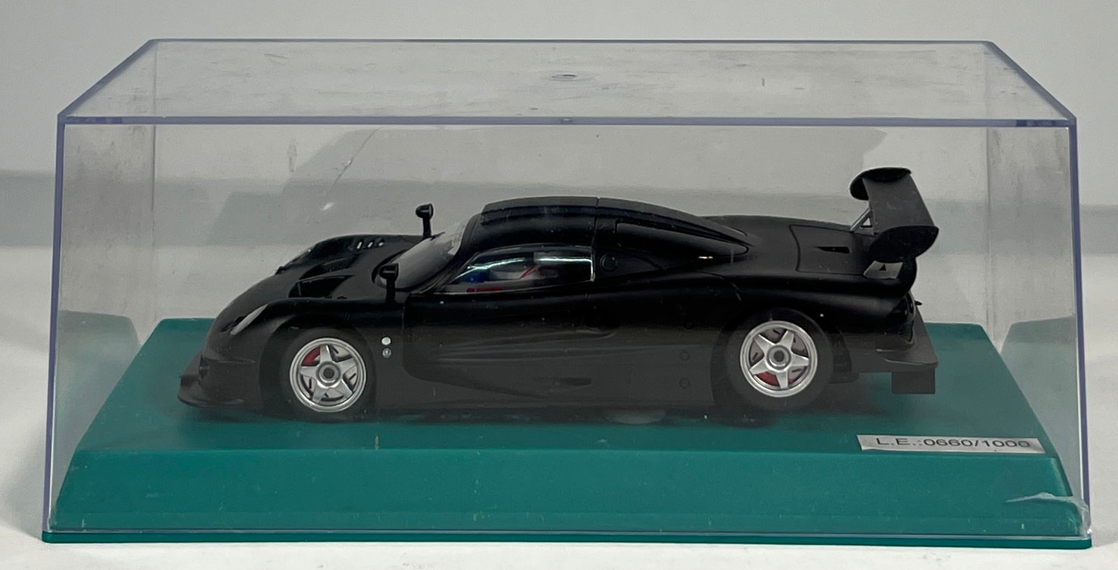 Avant Slot Lotus Elise GT1 - Limited Edition: Avant Slot Lotus Elite GT1 - Limited Edition 0660/1000 1/32 Slot Car, with original case. 