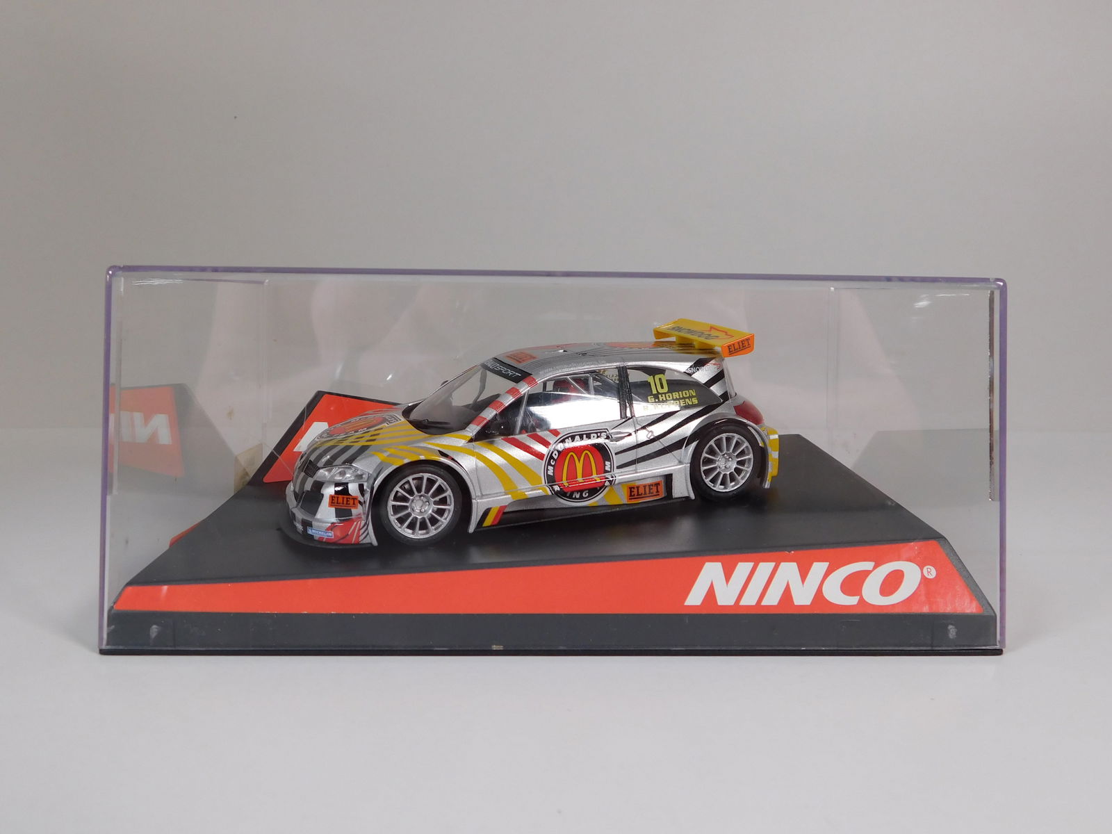 Ninco Renault Megane Mcdonalds #10: Ninco Renault Megane Mcdonalds #10 Snowdog 1/32 Slot Car. Reference #50452, with original case. Weight: 9.2oz.