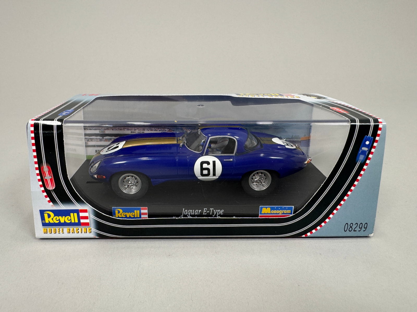 Revell Jaguar E-Type Privateer Racer #61 (1 of 8)
