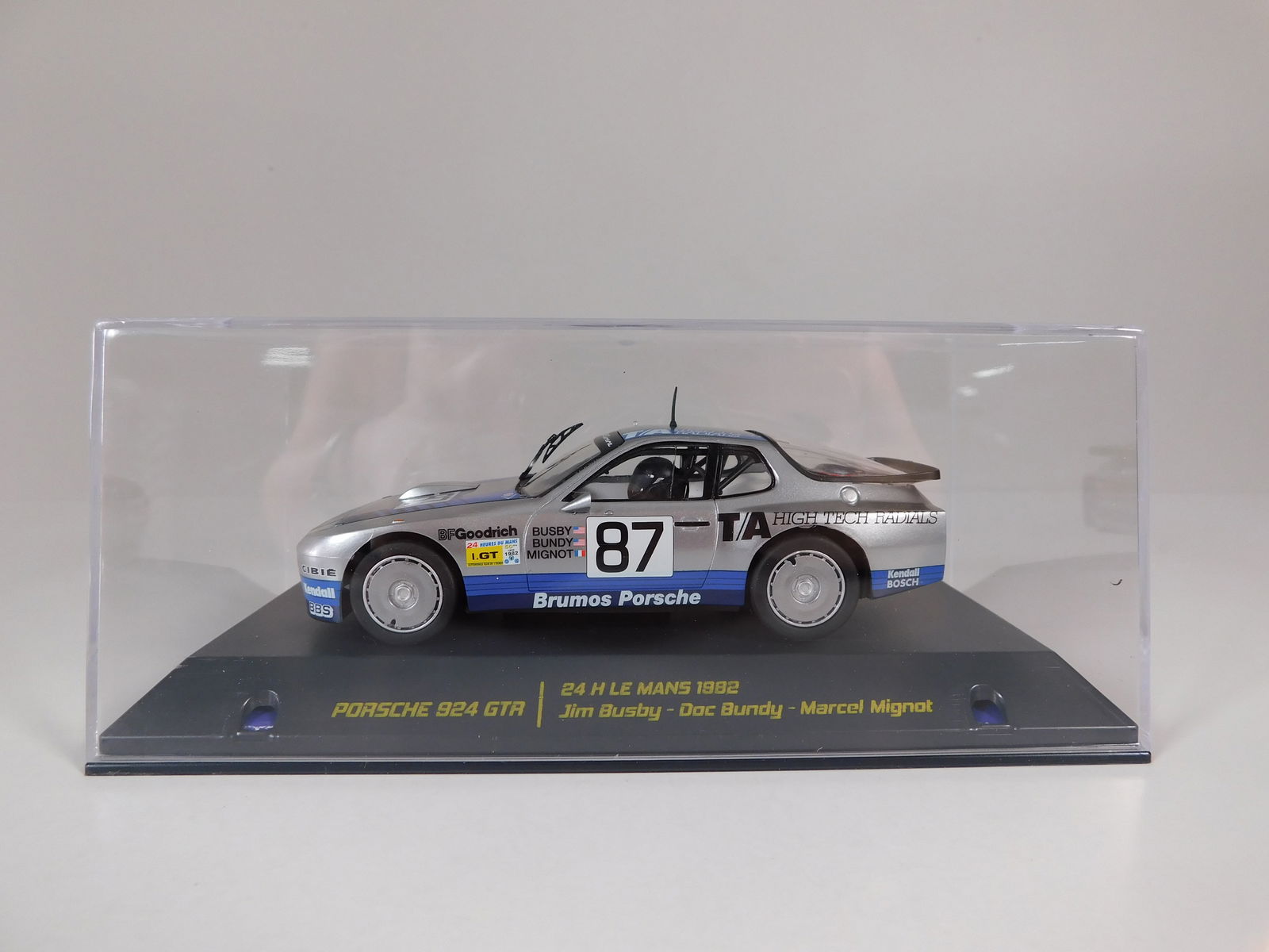 Falcon Slot Cars Porsche 924 GTR 24h Le Mans 1982 #87: Falcon Slot Cars Porsche 924 GTR 24h Le Mans 1982 Busby-Bundy-Marcel #87 Brumos 1/32 Slot Car, with original case. Reference # 02005. Weight: 9.5 oz.