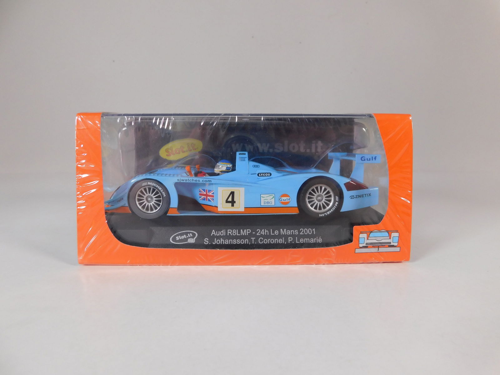 Slot.it Audi R8 LMP 24h Le Mans 2001 #4 (1 of 8)