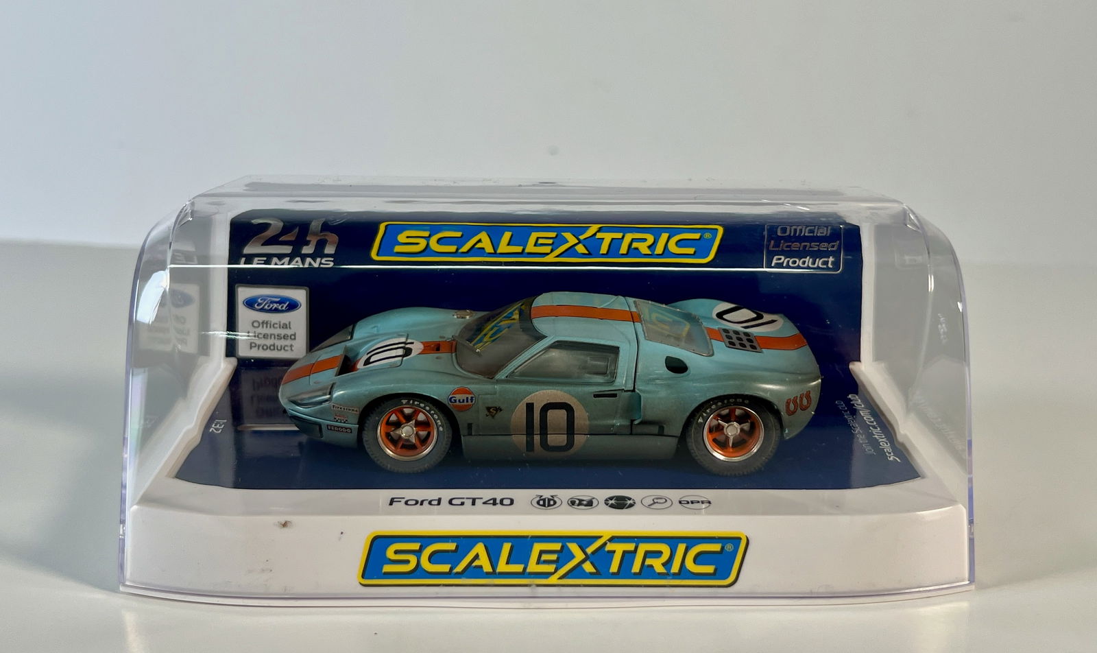 Scalextric Ford GT40 24h of Le Mans 1968 #10 (1 of 5)