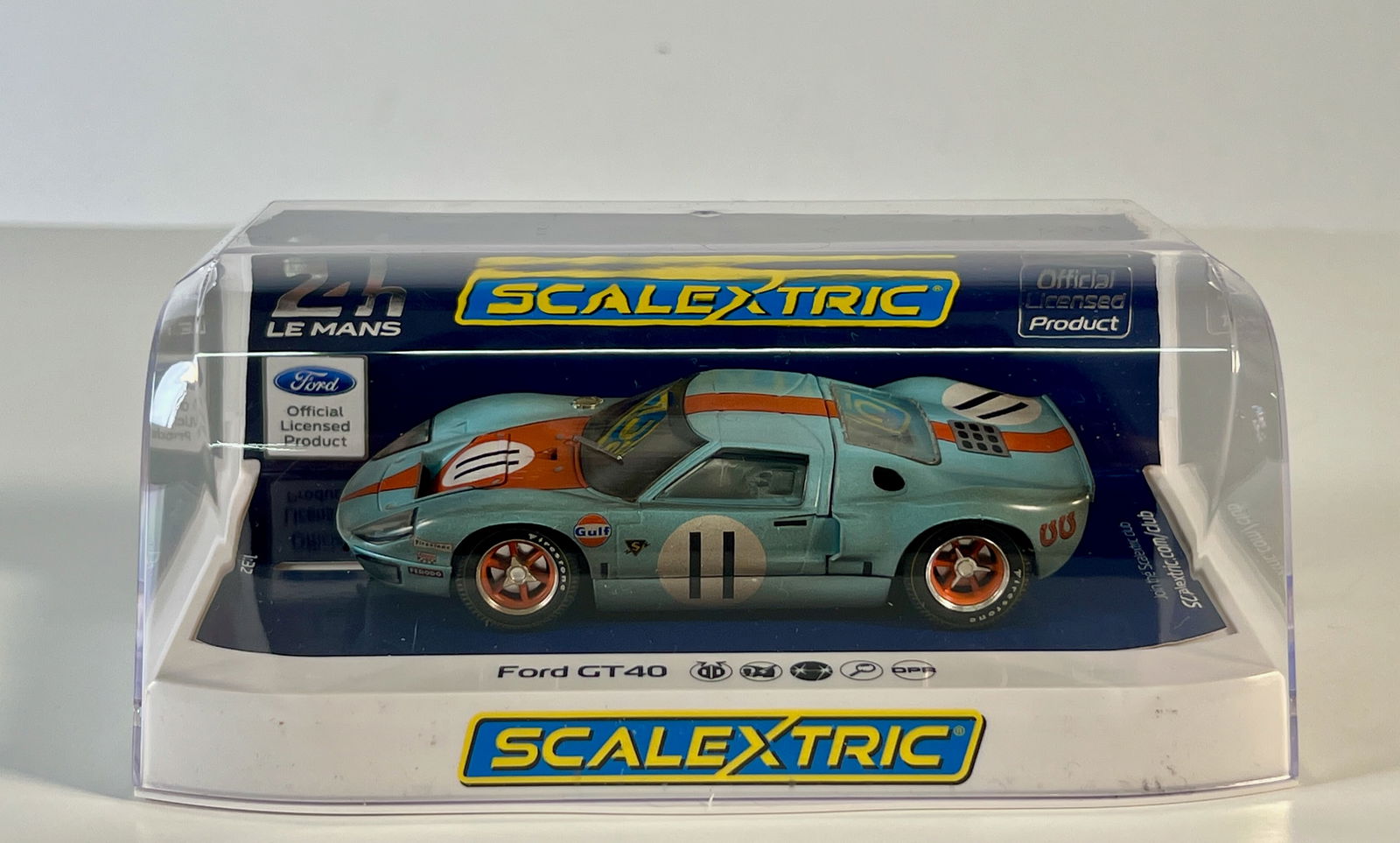Scalextric Ford GT40 24h of Le Mans 1968 #11 (1 of 5)