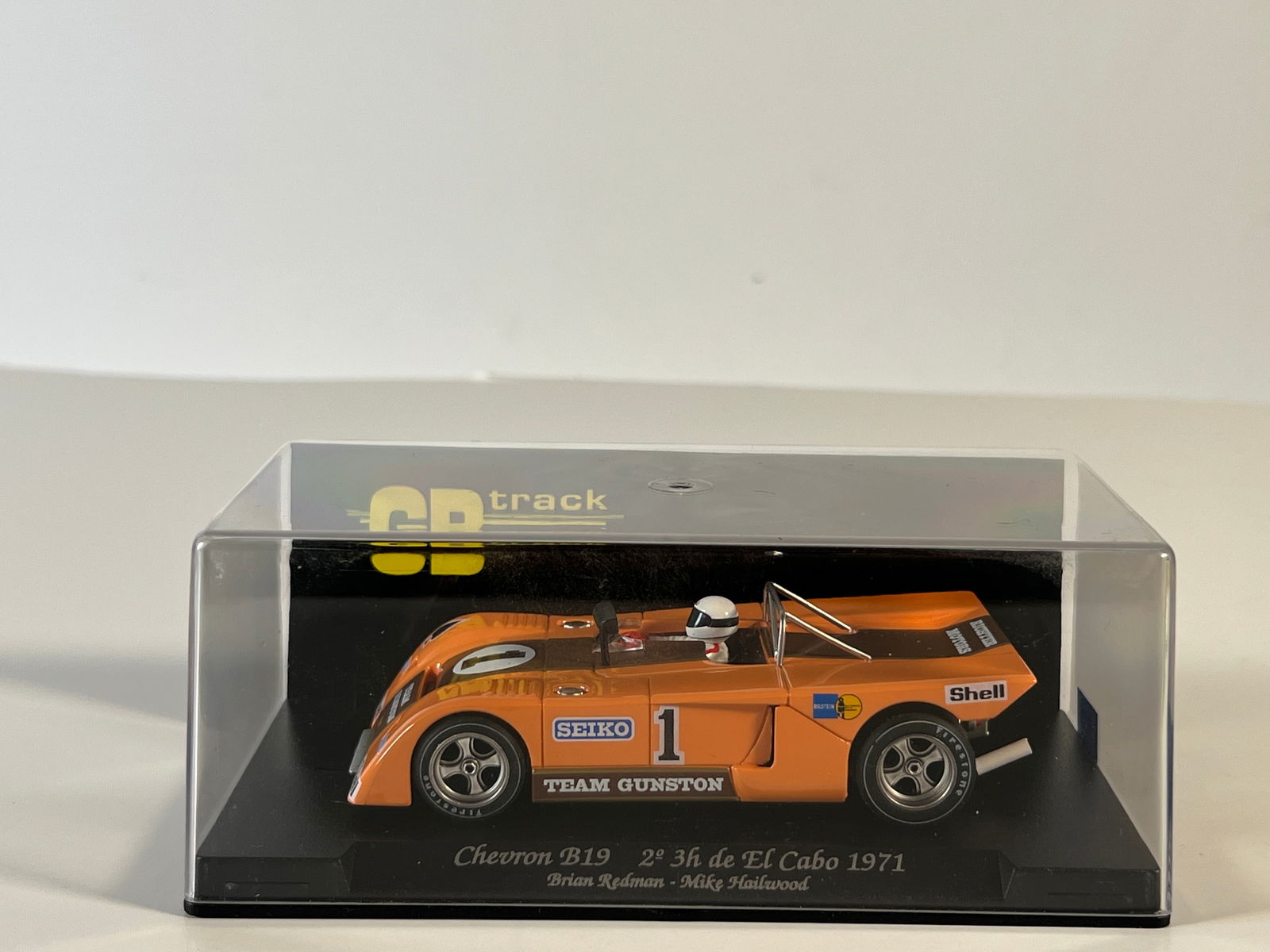 GB Track Chevron B19 3h de El Cabo 1971 #1: GB Track Chevron B19 2nd 3h de El Cabo 1971 Redman-Hailwood #1 Team Gunston 1/32 Slot Car. Reference #GB13, with original case. Weight: 6 oz.