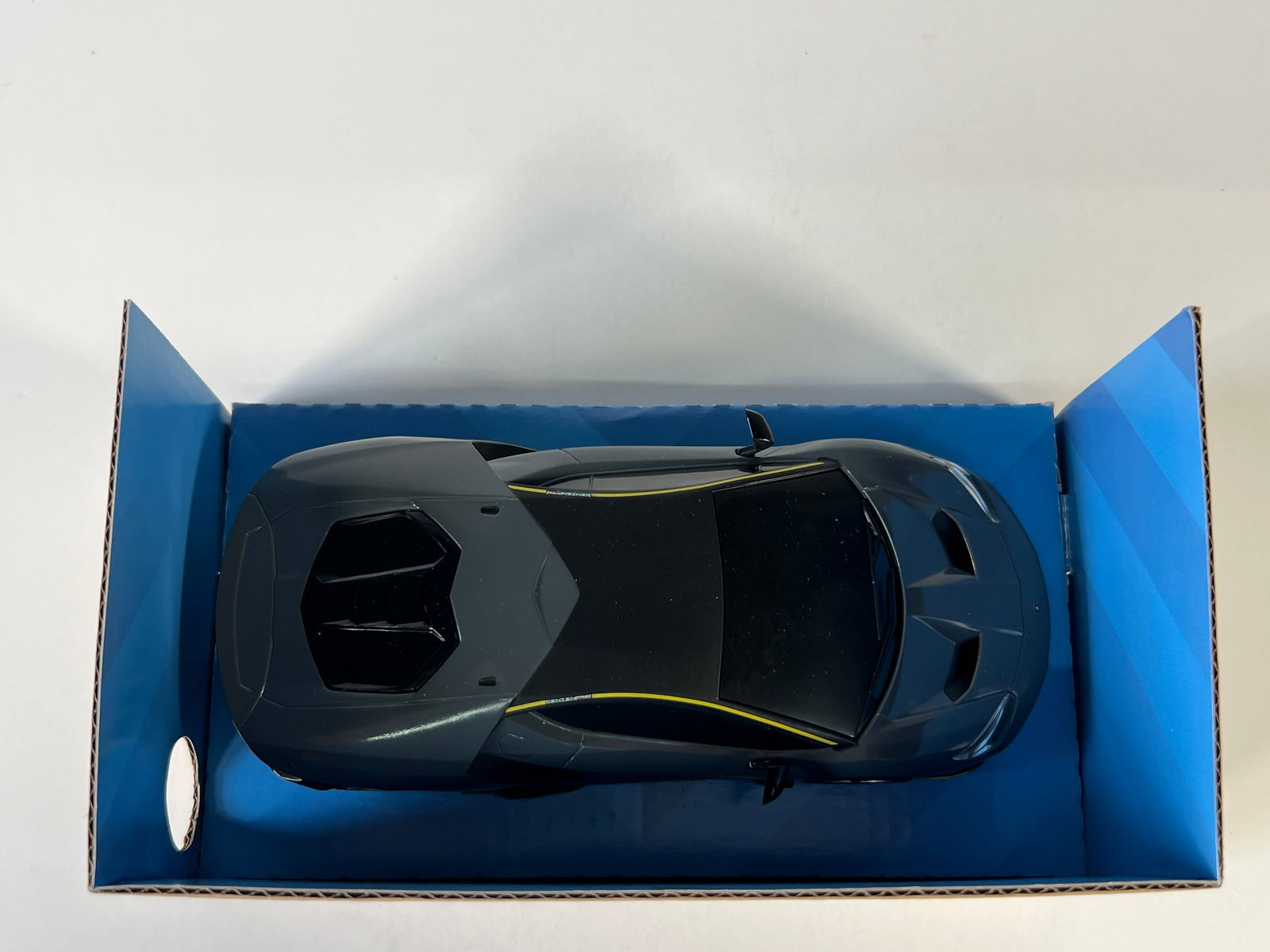 Scalextric Lamborghini Centenario Grey - 3