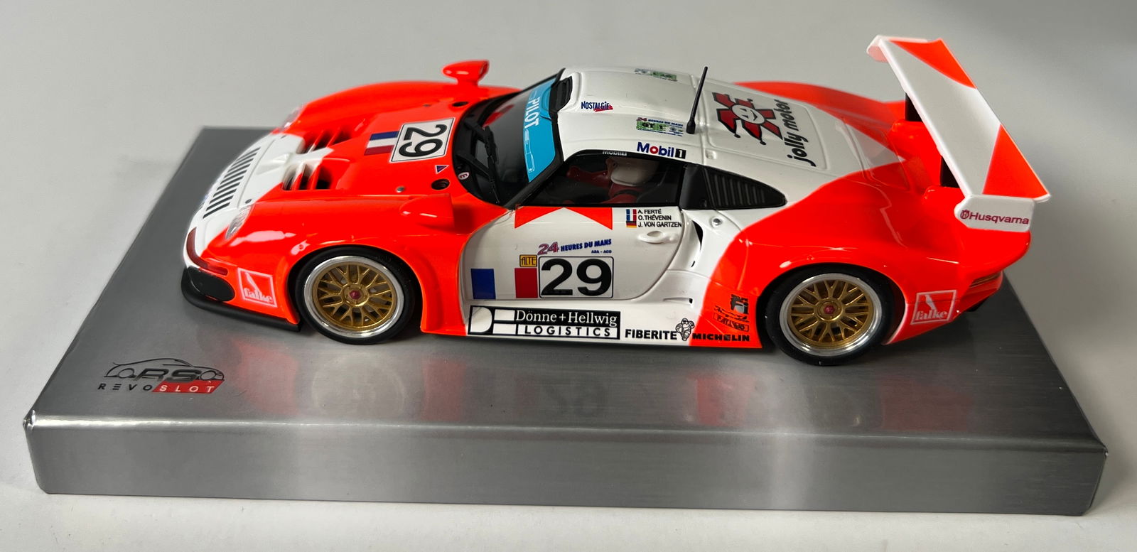 RevoSlot Porsche 911 GT1 #29 (1 of 6)