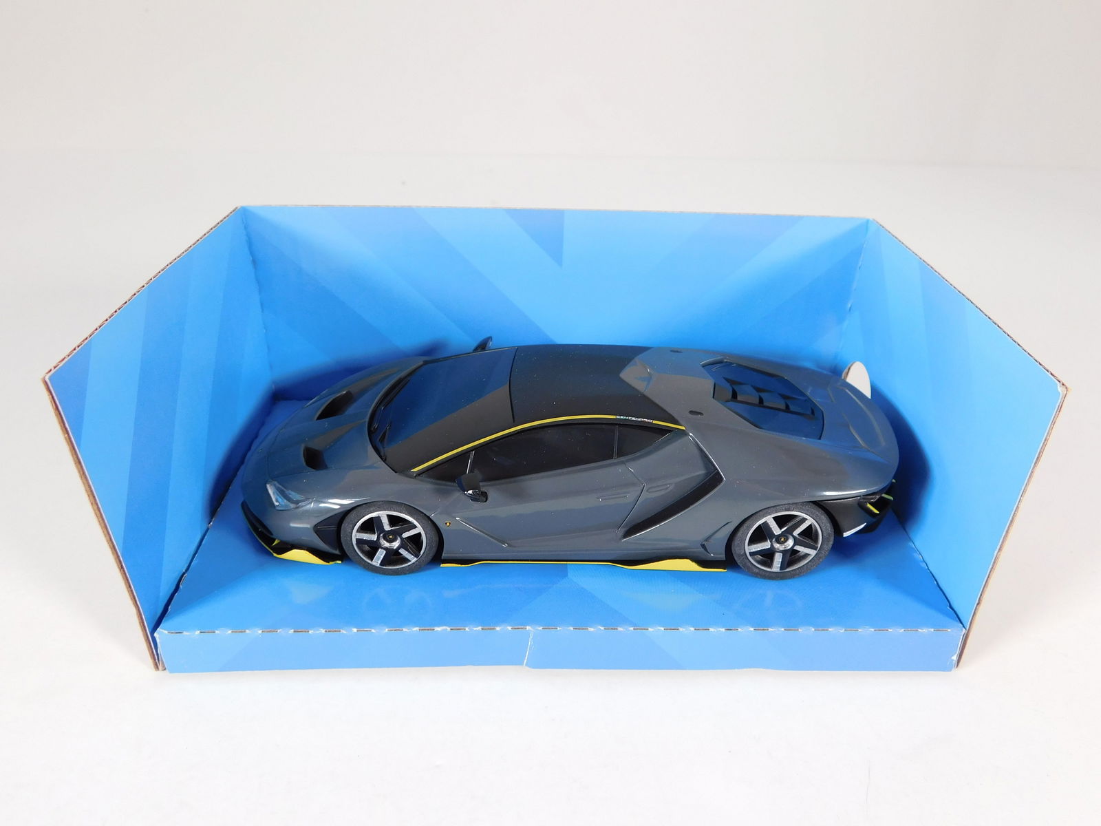 Scalextric Lamborghini Centenario Grey - 3