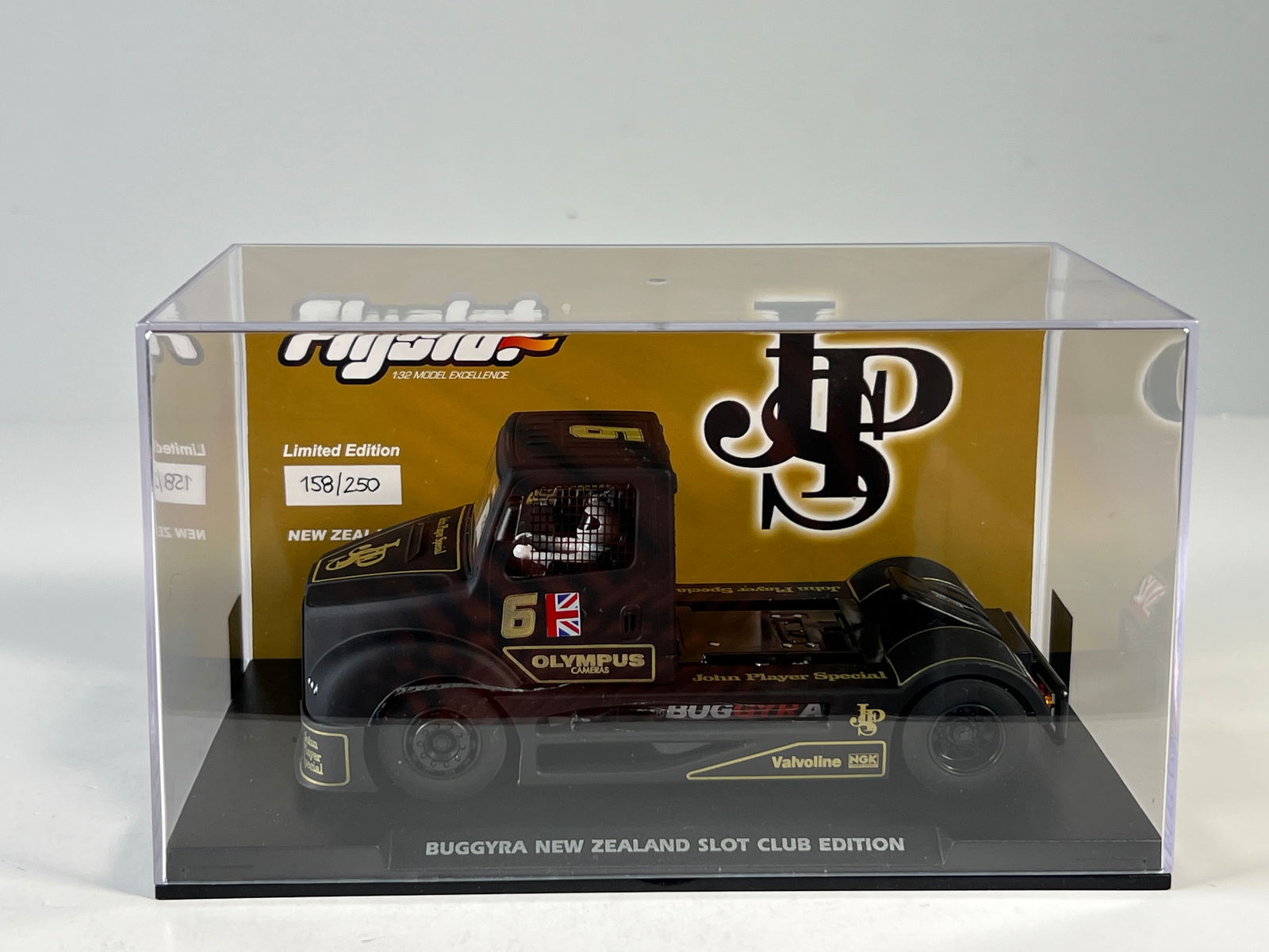 Flyslot Buggyra MK R08 New Zealand Slot Club Edition #6: Flyslot Buggyra MK R08 New Zealand Slot Club Edition #6 Olympus 1/32 Slot Car. Reference #205301, with original case. Weight: 11 oz. Edition #158 of 250.