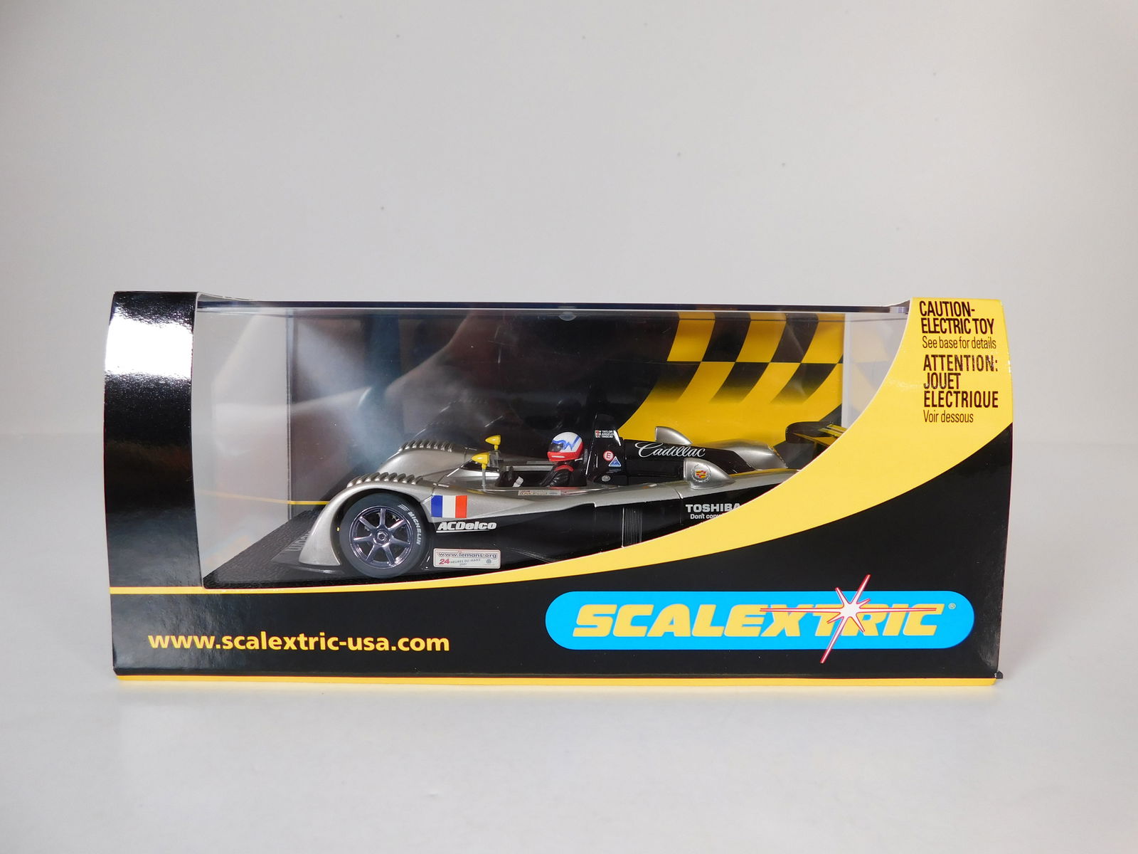 Scalextric Cadillac Northstar LMP 2001 #6: Scalextric Cadillac Northstar LMP 2001 #6 1/32 Slot Car. Reference #C2340, with original case. Weight: 7.5oz.