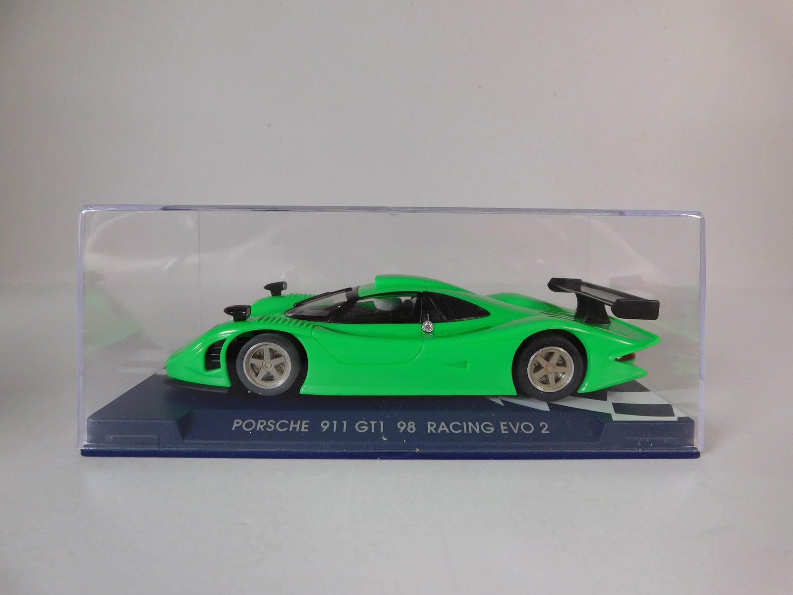 Fly Racing Porsche 911 GT1 98 Racing EVO 2 (1 of 13)