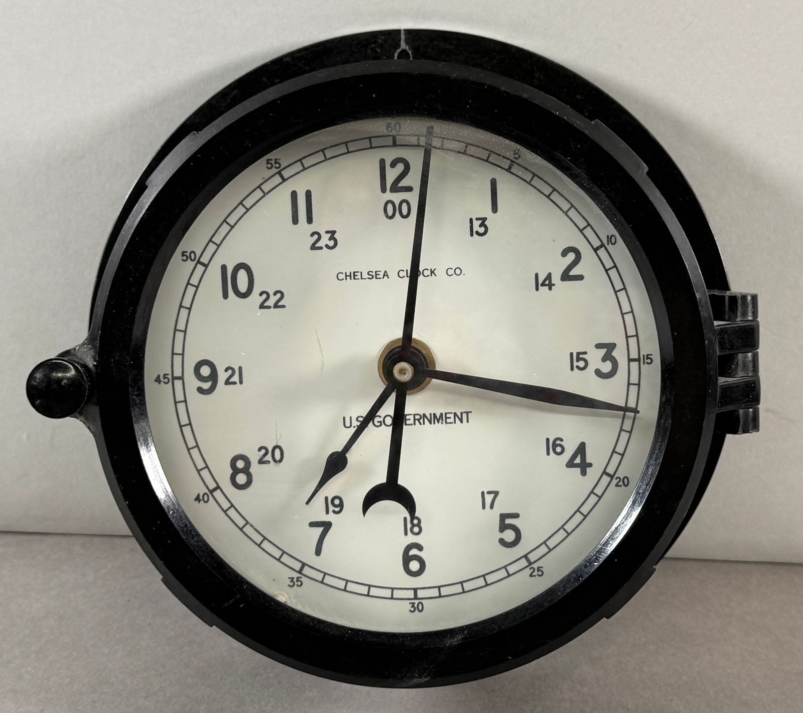 Chelsea Clock Co. U.S. Government Bakelite Case Clock (1 of 5)