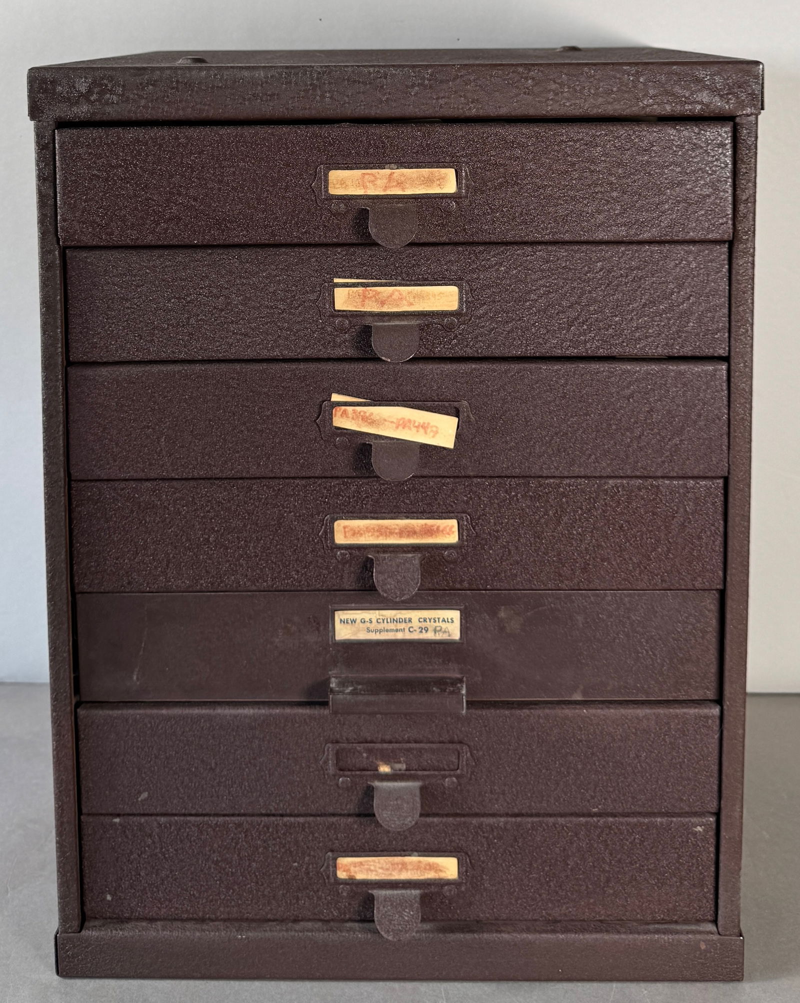 Vintage Cabinet with G-S PA Crystals and Parts, various shapes and sizes (1 of 6)