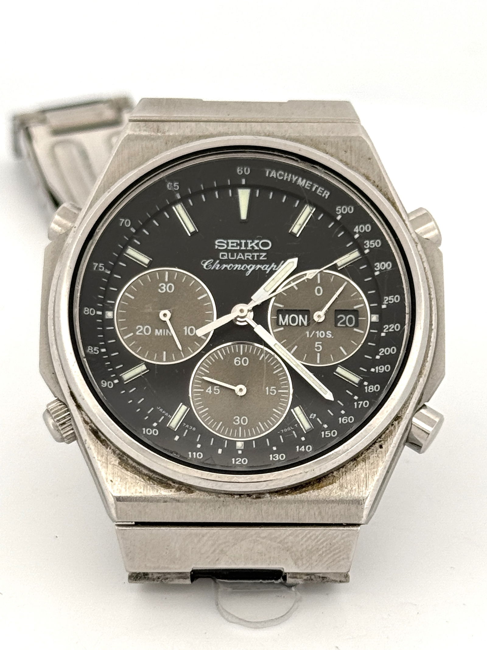 Seiko Quartz Chronograph 7A38-7000 Wristwatch (1 of 9)
