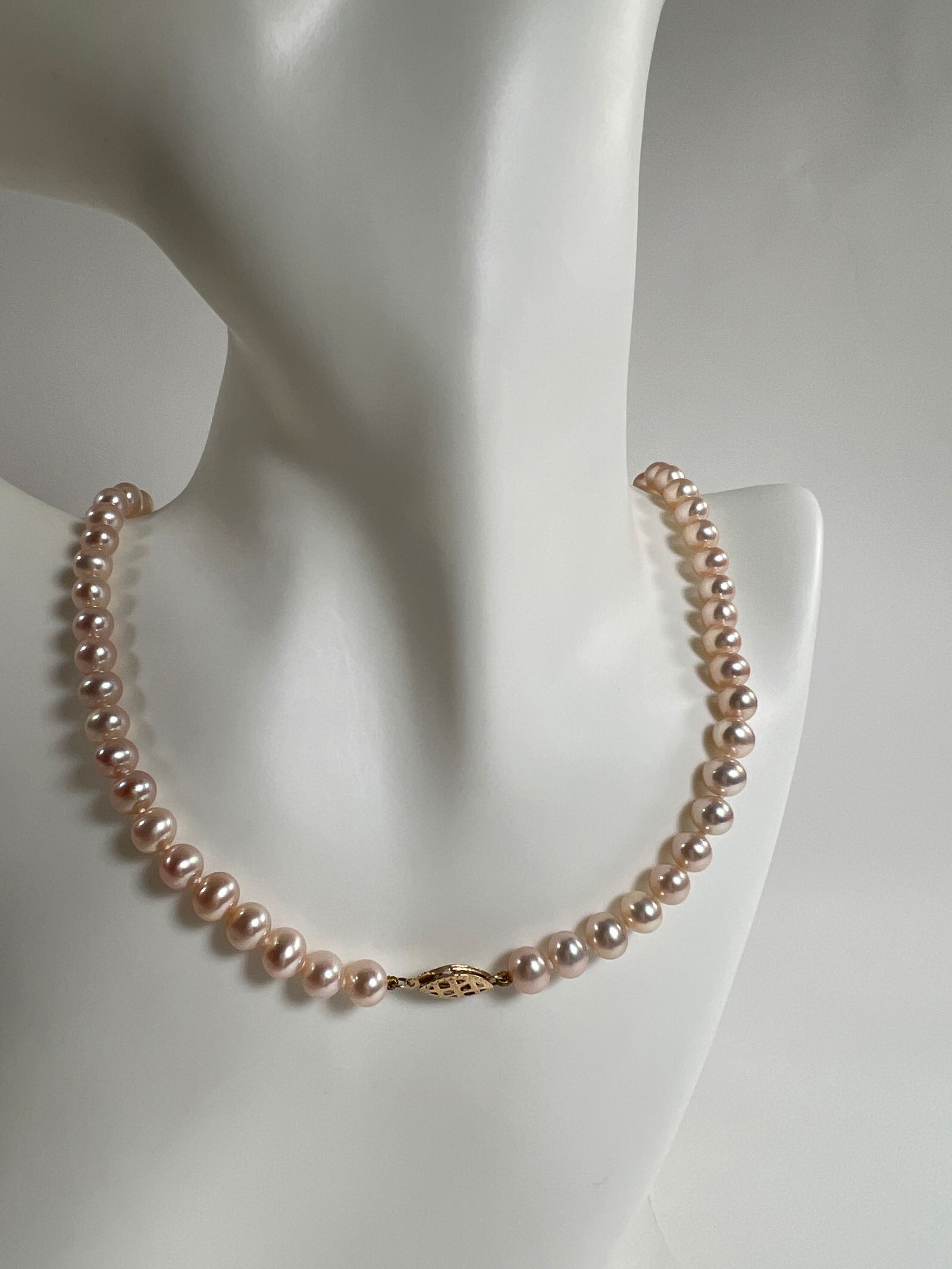 Pink Pearl Necklace (1 of 8)